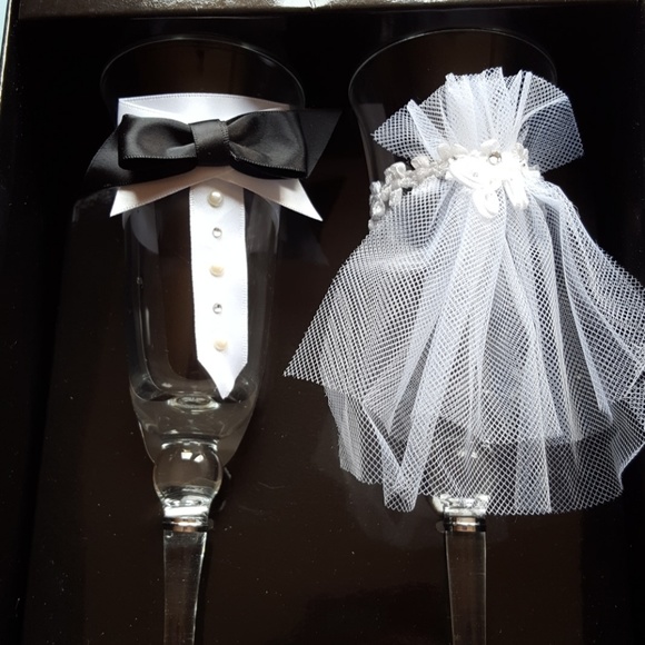 Wedding Glass His & Hers Toasting Glasses - Picture 3 of 5